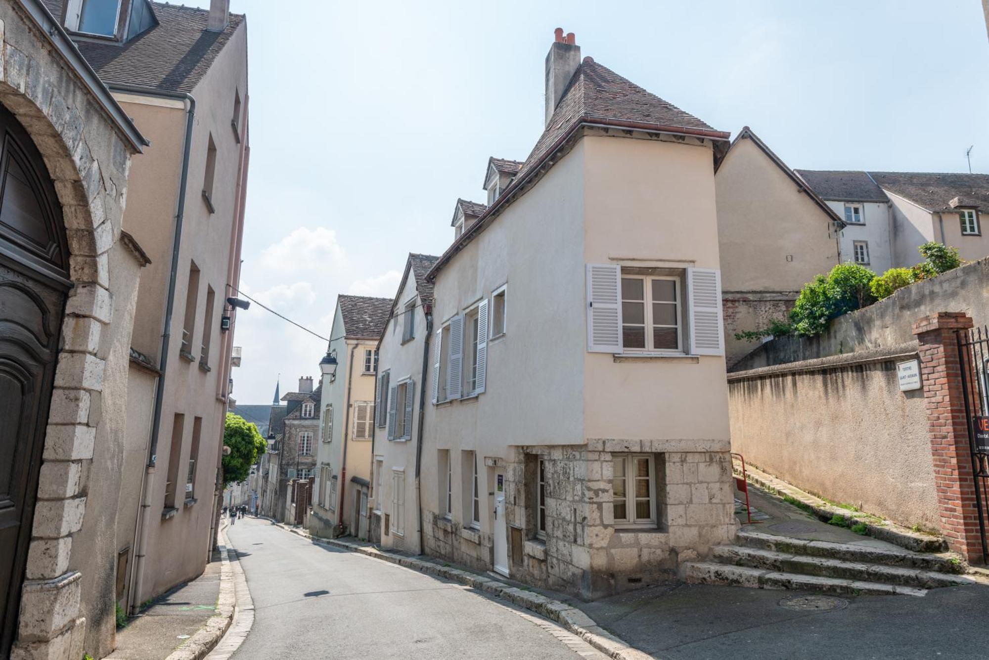 Appartement Le Saint-Aignan, Nuits-chartraines, Parking privé, 3 étoiles à Chartres Extérieur photo