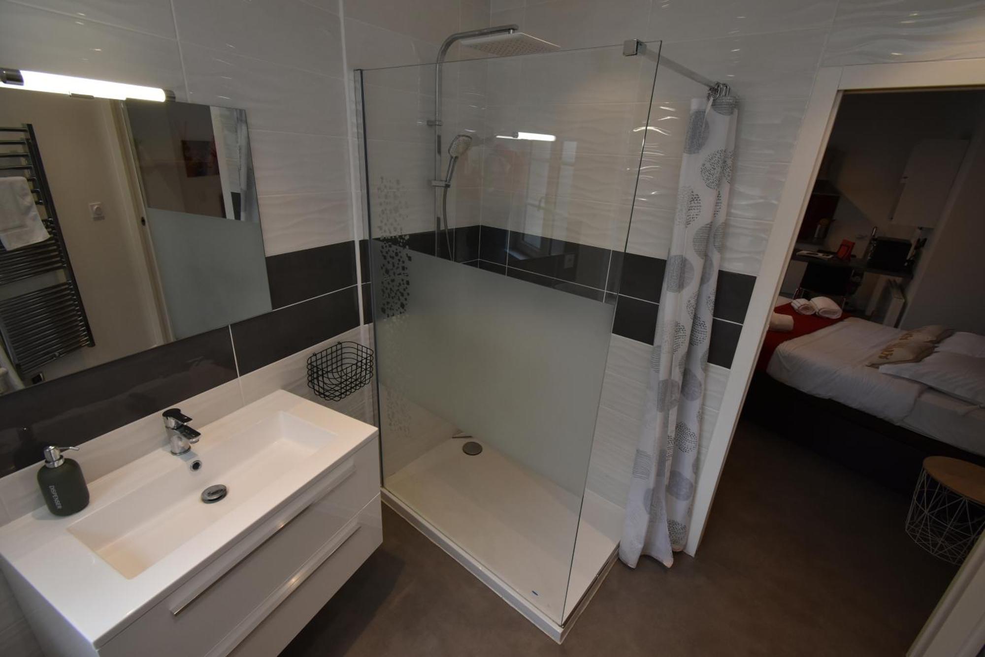 Appartement Le Saint-Aignan, Nuits-chartraines, Parking privé, 3 étoiles à Chartres Extérieur photo