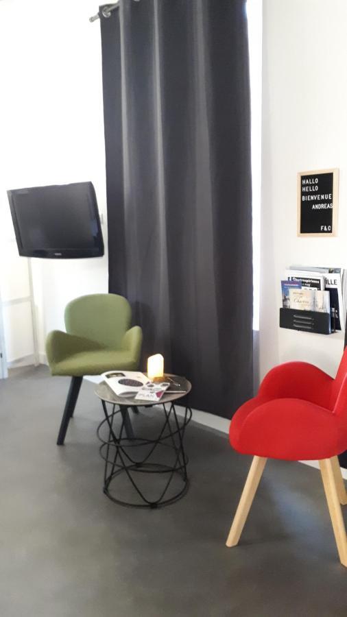 Appartement Le Saint-Aignan, Nuits-chartraines, Parking privé, 3 étoiles à Chartres Extérieur photo